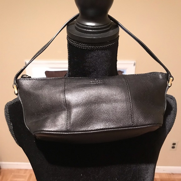 Authentic Gucci leather boat pochette! - Picture 1 of 2